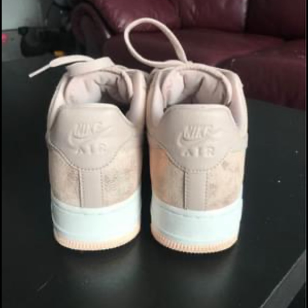 Nike Air Force 1 - Picture 3 of 4